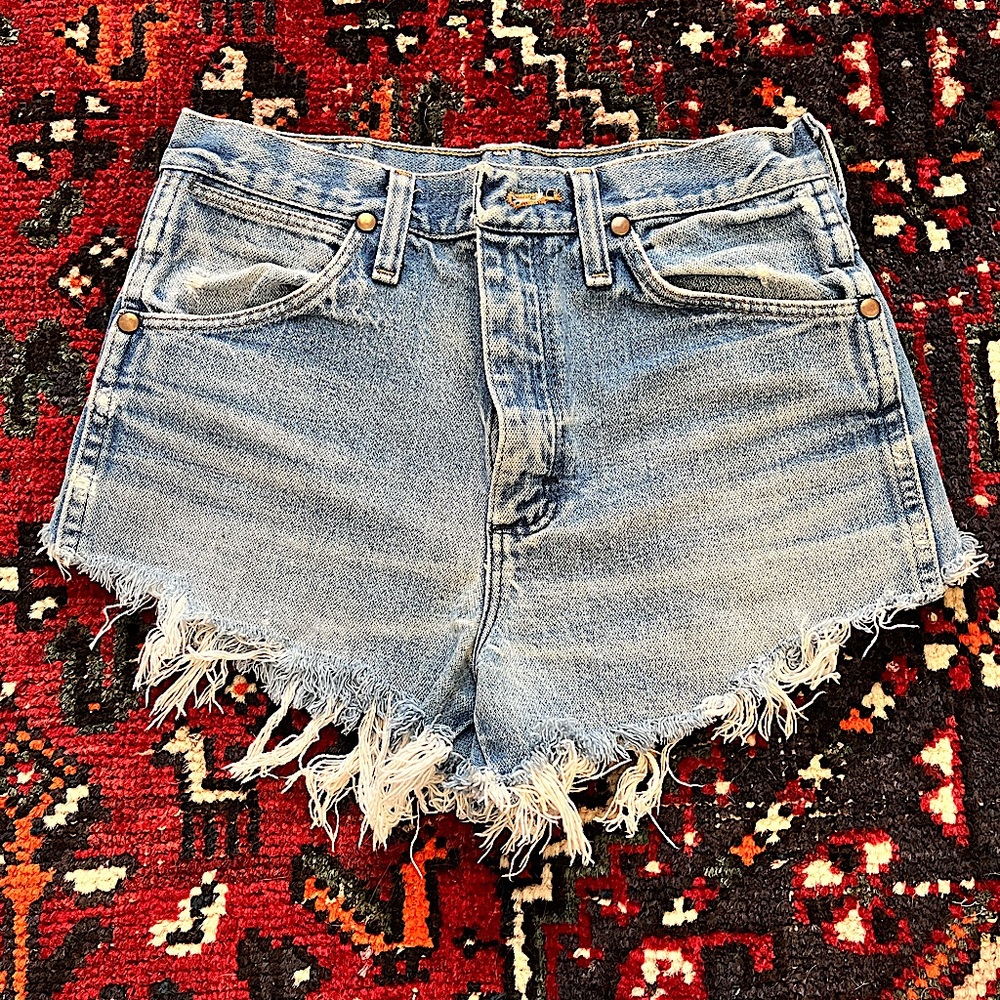 Vintage cutoff wrangler, size 28 (fits more like a 25)